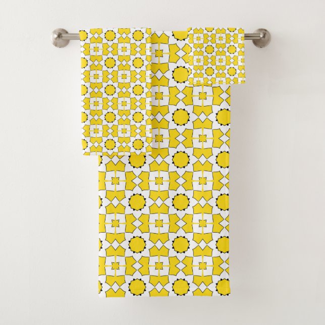 Yellow and white geometric patterned  badhandtuch set (Insitu)