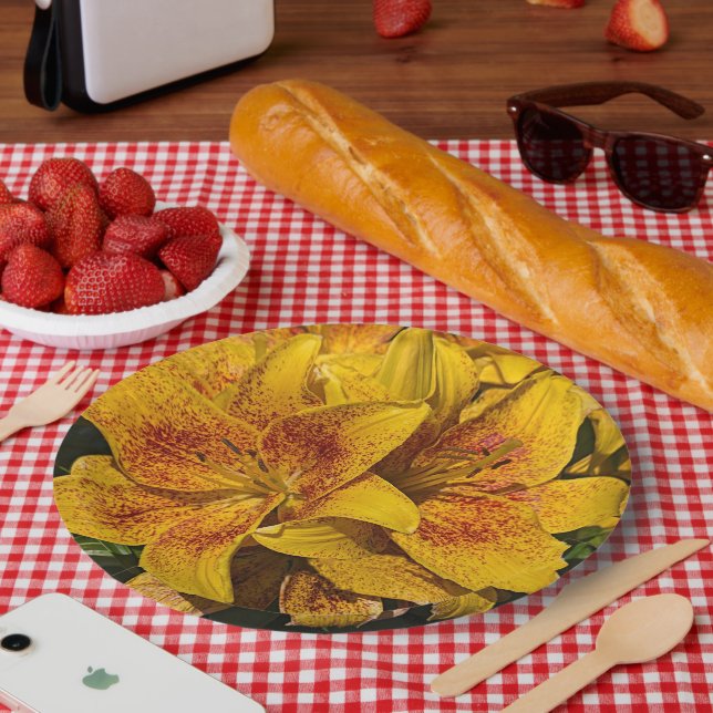 Yellow Asiatic Lily Blooms Floral Pappteller (Picknick)