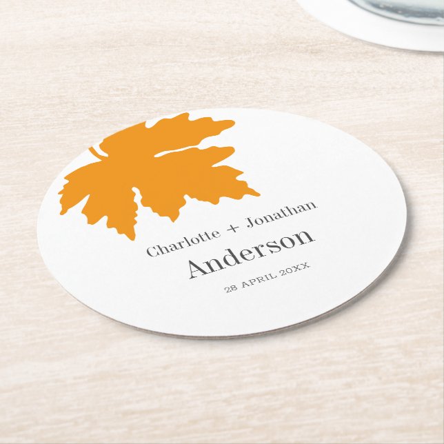 Yellow Autumn Maple Leaf Wedding Party Runder Pappuntersetzer (Angewinkelt)
