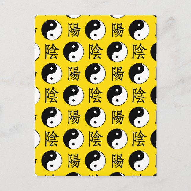 Yellow Background Chinesisches Yinyang-Muster Postkarte (Vorderseite)