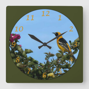 Yellow Bird on a Tree Branch Quadratische Wanduhr