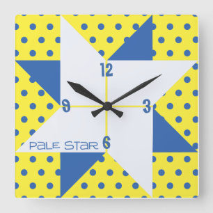 Yellow & Blue Pale Star Quilt Block Quadratische Wanduhr