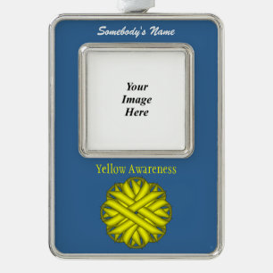 Yellow Blume Ribbon Tmpl (V-O) von Kenneth Yoncich Rahmen-Ornament Silber