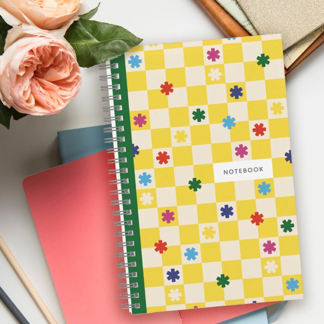 Yellow Checkerboard Pattern Stars Flowers Notebook Notizbuch (Von Creator hochgeladen)
