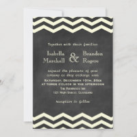 Yellow Chevrons auf Chalkboard Wedding Einladung