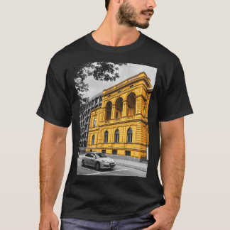 Yellow City Gebäude Minimalistisch Fotografie T-Shirt