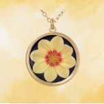 Yellow Dahlia auf Black Floral Vergoldete Kette<br><div class="desc">Machen Sie mit diesem Halsketten-Anhänger eine Modeanweisung mit Kette,  die das Foto einer gelben Dahlia-Blume auf einem schwarzen Hintergrund zeigt. Ein schönes,  blumengeschmücktes Design! Wählen Sie die gewünschte Form,  Größe und Finish aus.</div>