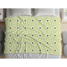 Yellow decorative geometric patterned  fleecedecke