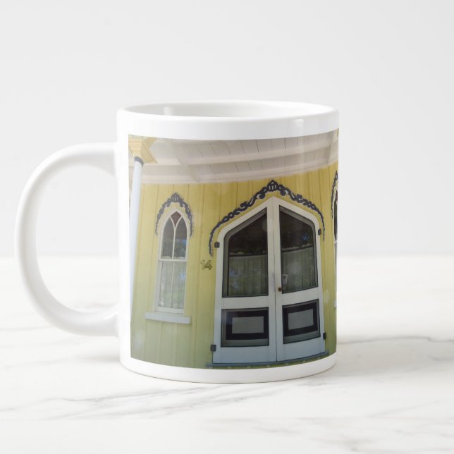 Yellow Flame Gingerbread - Martha's Vineyard Jumbo-Tasse (Links)