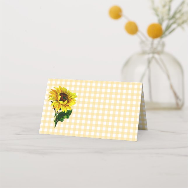 Yellow Gingham Wedding Folded Platzkarte (Vorderseite)