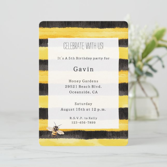 Yellow Gold Black Stripes Honey Bee Birthday Einladung (Stehend Vorderseite)