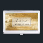 Yellow Gold Foil Luxus Pinselstriche Visitenkarten Dose<br><div class="desc">Yellow Gold Foil Luxury Brush Strokes Business Card Holder mit Glam schwarz Hand gezeichnet elegante Typografie für das Monogramm. Der trendige gelbe Gold Foil Business Card Holder kann für jeden Beruf angepasst werden. Sollte der Beruf oder Namenstext nicht Ihren Bedürfnissen entsprechen,  wenden Sie sich bitte an den Designer.</div>