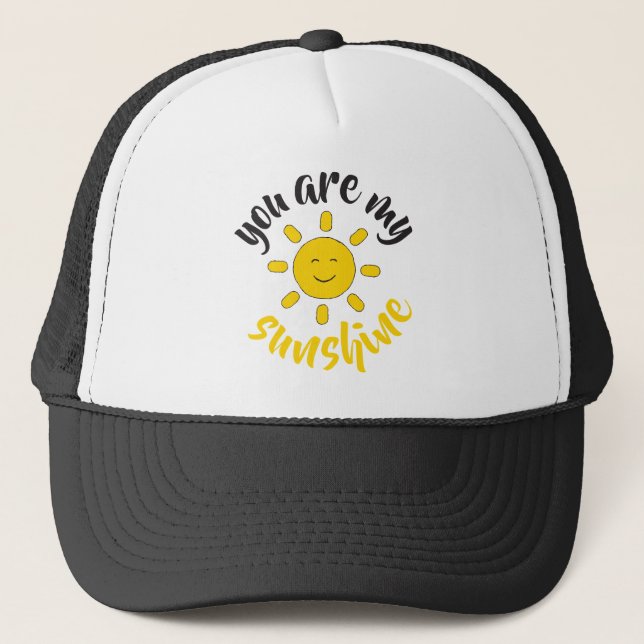 Yellow Hand Drawn Sun Hello Sunshine Image Truckerkappe (Vorderseite)