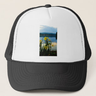 Yellow Iris am Lake Shore Truckerkappe