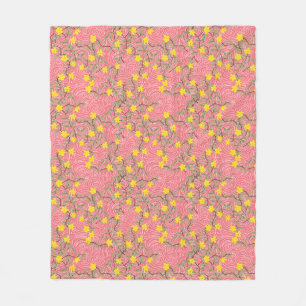 Yellow Jasmine Blume auf Korallenrosa Fleecedecke