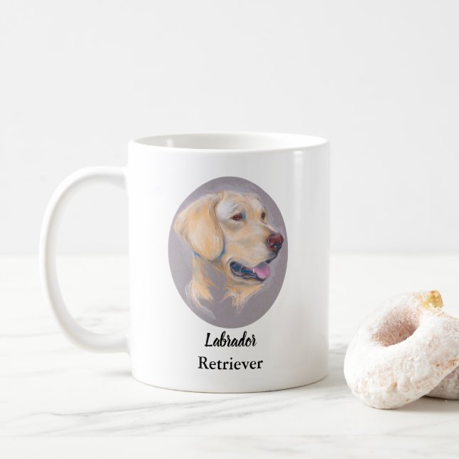 Yellow Labrador Retriever Portrait Personalisiert Kaffeetasse (Mit Donut)
