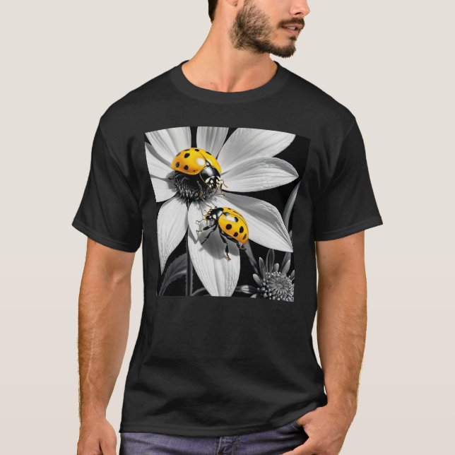 Yellow Ladybugs Käfer auf Schwarz-weißer Blume T-Shirt (Vorderseite)