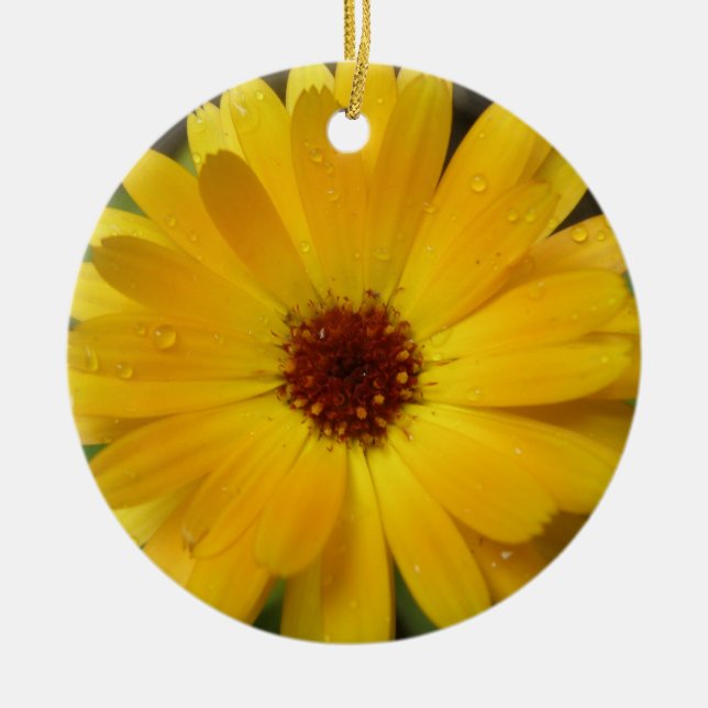 Yellow Marigold Macro Custom Geburtstag Keramikornament (Vorne)