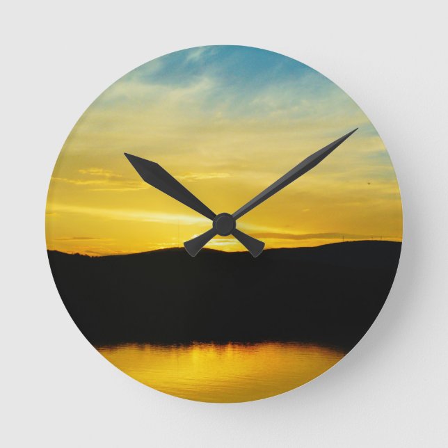 Yellow Mt Lake Sunset Runde Wanduhr (Vorderseite)