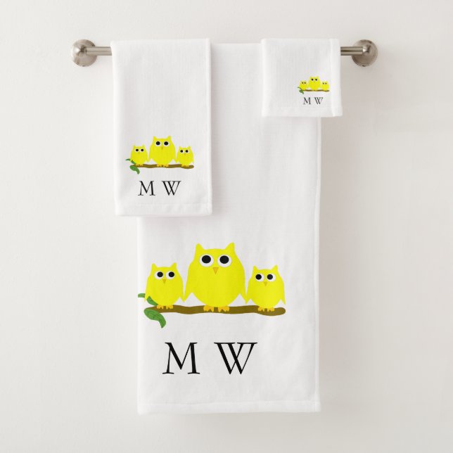 Yellow Owls Design Monogrammed Badhandtuch Set (Insitu)