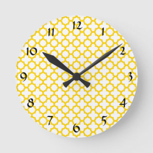 Yellow Quatrefoil Pattern Runde Wanduhr