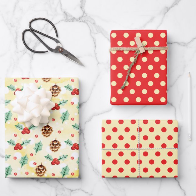 Yellow Red Brown Christmas Holly Pine Cones Dots Geschenkpapier Set (Vorderseite)