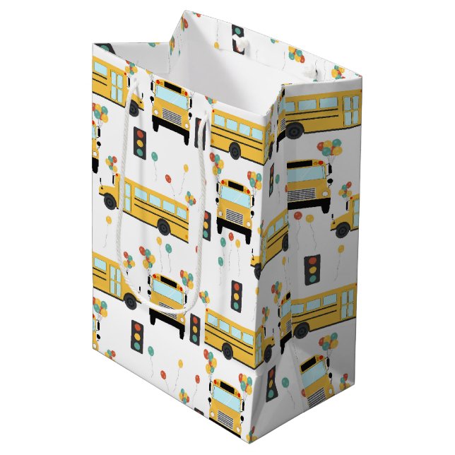Yellow School Bus Kids Birthday Party Mittlere Geschenktüte (Vorderseite Schrägansicht)