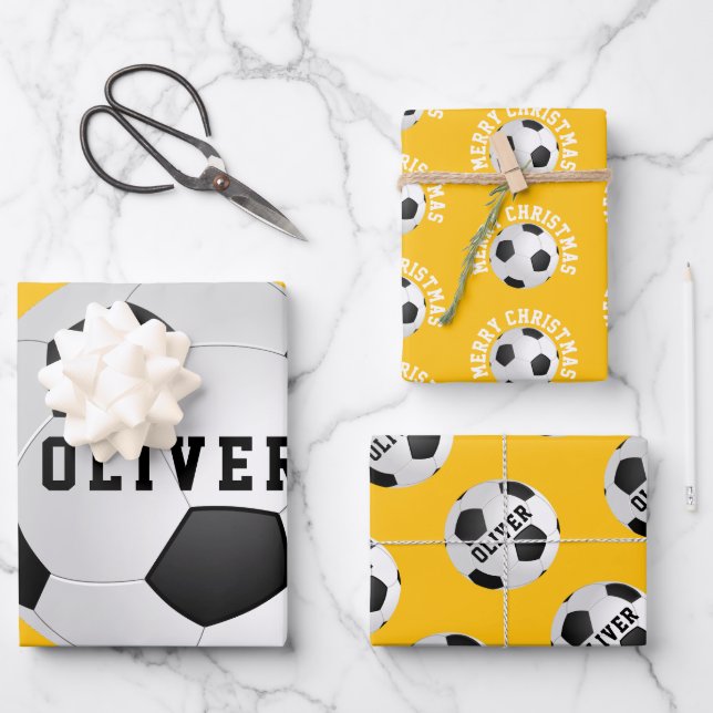 Yellow Soccer Football Balls Kinder Name Weihnacht Geschenkpapier Set (Vorderseite)