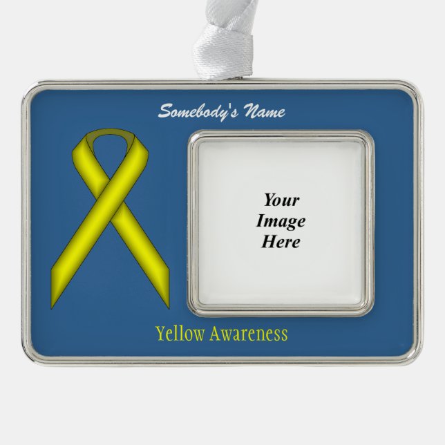 Yellow Standard Rbn Tmpl(H-O) von Kenneth Yoncich Rahmen-Ornament Silber (Vorderseite)