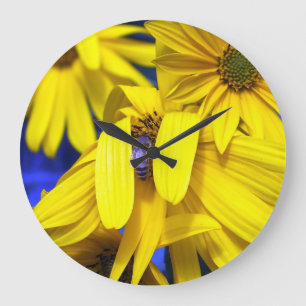 Yellow Sunflower, Blue Bee Wall Clock Große Wanduhr