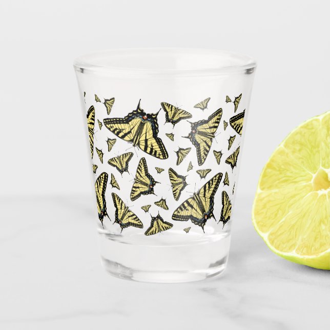 Yellow Swallowtail Butterflies Customizeable Schnapsglas (Vorderseite)