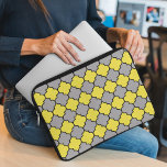 Yellow Trellis, Quatrefoil, Moroccan Lattice Laptopschutzhülle<br><div class="desc">Elegant,  stylish and sophisticated Moroccan trellis pattern in gray and yellow color. Modern and trendy gift,  perfekt for the latticework lover in your life.</div>