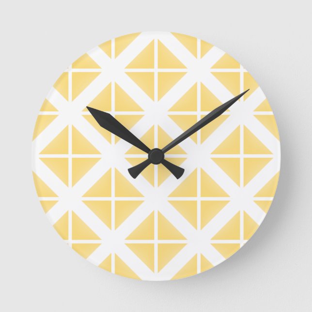Yellow Trendy Triangle Pattern Runde Wanduhr (Vorderseite)