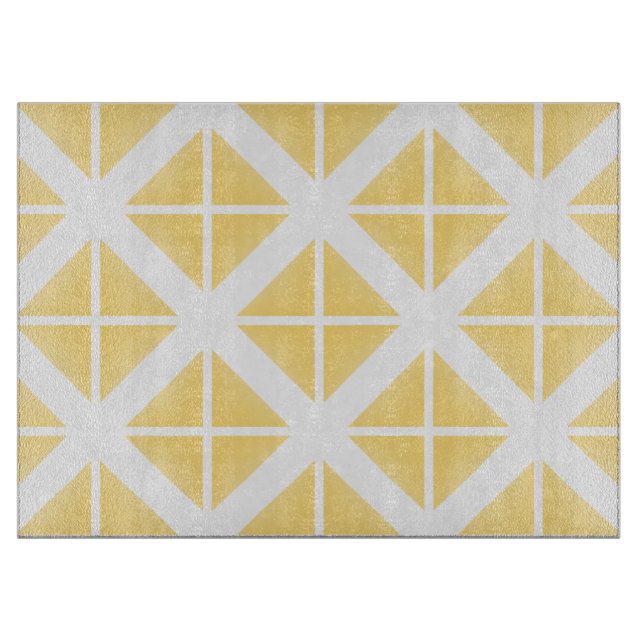 Yellow Trendy Triangle Pattern Schneidebrett (Vorderseite)