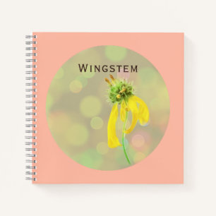 Yellow Wingstem Blume auf Rose Bud Spiral Notebook Notizbuch