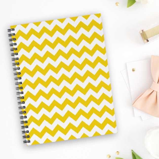 Yellow Zigzag, gelb Zickzack, geometrisches Muster Planer (Von Creator hochgeladen)