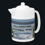Yellowstone NP Frozen Lake Foto National Park<br><div class="desc">Dieses Yellowstone Nationalpark Teapot ist nur eines der vielen schönen und abwechslungsreichen Landschaften dieses riesigen Nationalparks. Dieses Foto fängt einen teilweise gefrorenen See, ergänzt durch große immergrüne Bäume und einen blauen Himmel. Die eisigen Gewässer bilden den Hintergrund für den "Yellowstone Nationalpark", der nach Ihren Wünschen angepasst oder gelöscht werden kann....</div>