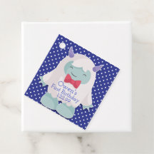 Yeti feiert Jungen abscheulichen Schneemann Geburt