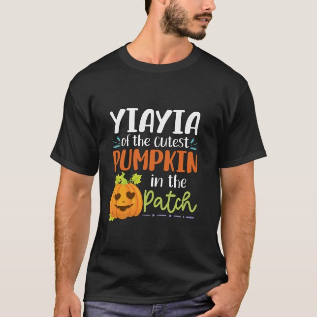 Yiayia der Niedlichsten Kürbis im PatchHalloweenha T-Shirt (Vorderseite)