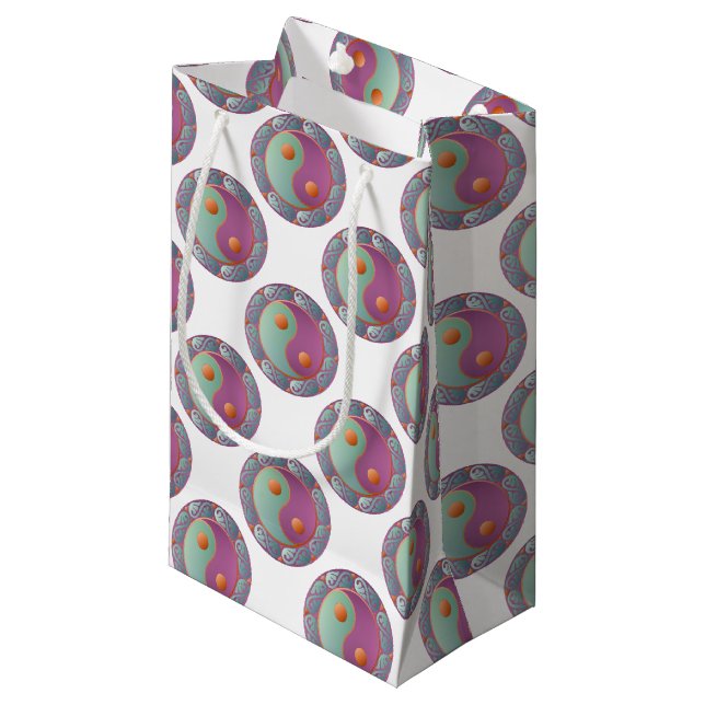 Yin Yang Medallion Violet Turquoise Kleine Geschenktüte (Vorderseite Schrägansicht)