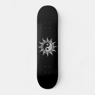 Yin-yang - Mystische Sonne - Mandala Dualitäten. Skateboard
