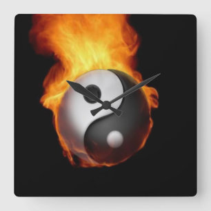 Yin Yang on Fire Wall Clock Quadratische Wanduhr