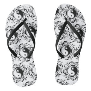 Yin & Yang-Symbol Schwarz-Weiß-Tätowierstil Flip Flops