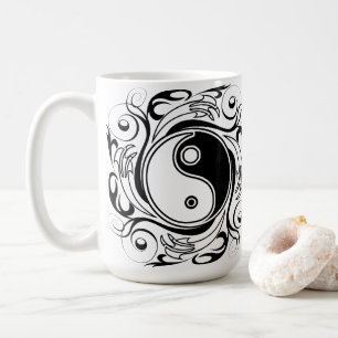 Yin & Yang-Symbol Schwarz-Weiß-Tätowierstil Kaffeetasse