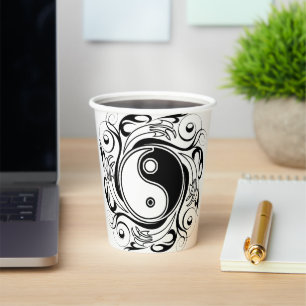 Yin & Yang-Symbol Schwarz-Weiß-Tätowierstil Pappbecher