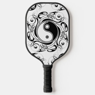 Yin & Yang-Symbol Schwarz-Weiß-Tätowierstil Pickleball Schläger