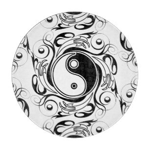 Yin & Yang-Symbol Schwarz-Weiß-Tätowierstil Schneidebrett