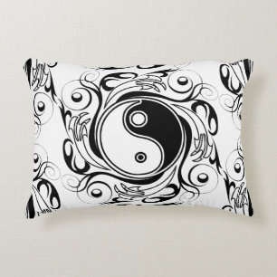 Yin & Yang Symbol Schwarz-Weiß-Tätowierungsstil Dekokissen