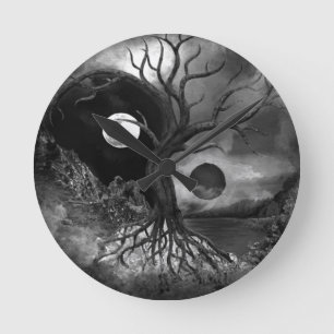 Yin Yang Tree Landschaft Schwarz-Weiß Runde Wanduhr