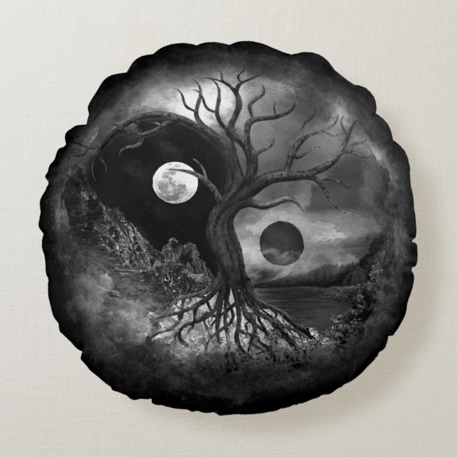 Yin Yang Tree Landschaft Schwarz-Weiß Rundes Kissen (Vorderseite)